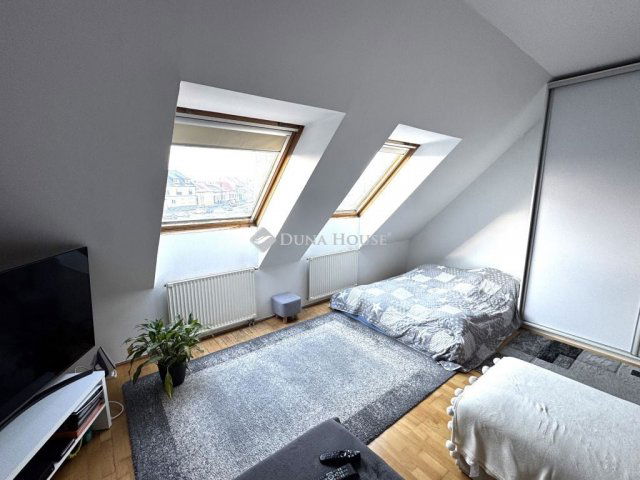 Eladó téglalakás, Szombathelyen 63 M Ft, 3 szobás