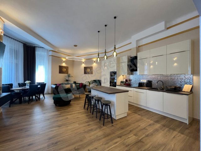 Kiadó téglalakás, albérlet, VIII. kerületben, Gutenberg téren