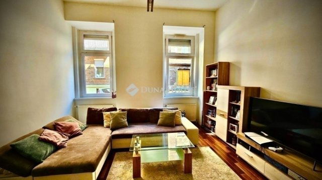 Eladó téglalakás, Budapesten, XIV. kerületben 72 M Ft, 2 szobás