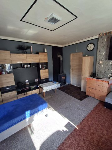 Eladó téglalakás, Taron 16.5 M Ft, 2+1 szobás