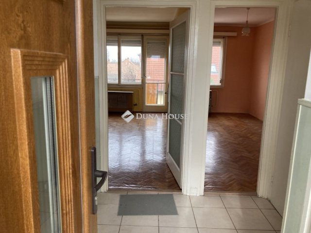 Eladó téglalakás, Kecskeméten 39.9 M Ft, 2 szobás