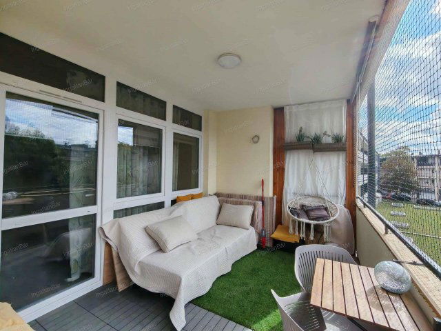 Eladó téglalakás, Nyíregyházán 69.999 M Ft, 3 szobás