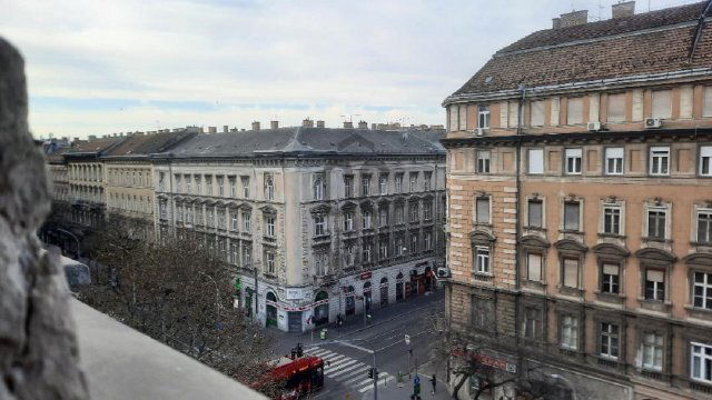 Eladó téglalakás, Budapesten, VI. kerületben 79.8 M Ft, 2 szobás