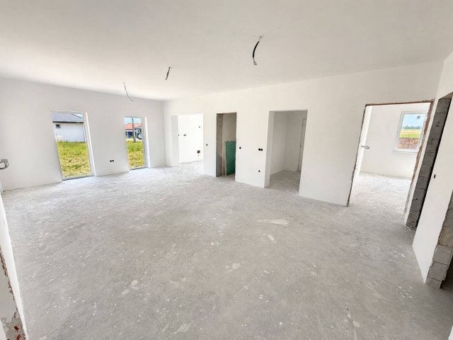 Eladó családi ház, Atkáron 70 M Ft, 4 szobás