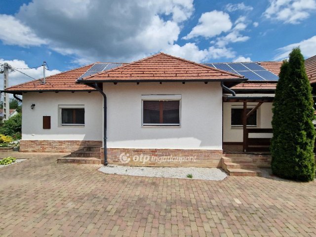 Eladó családi ház, Meszesen 80.8 M Ft, 4 szobás