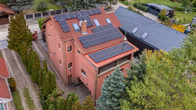 Eladó családi ház, Nagykovácsiban, Tücsök utcában 195 M Ft
