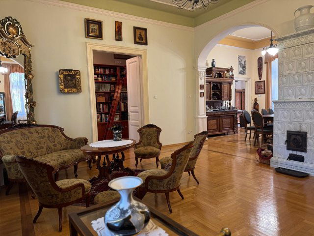 Eladó családi ház, Kaposváron 250 M Ft, 7 szobás