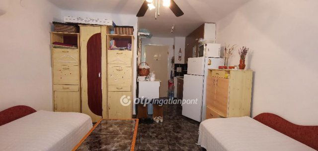 Eladó téglalakás, Fonyódon 39.5 M Ft, 1 szobás