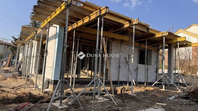 Eladó ikerház, Budapesten, III. kerületben 198.5 M Ft, 4 szobás