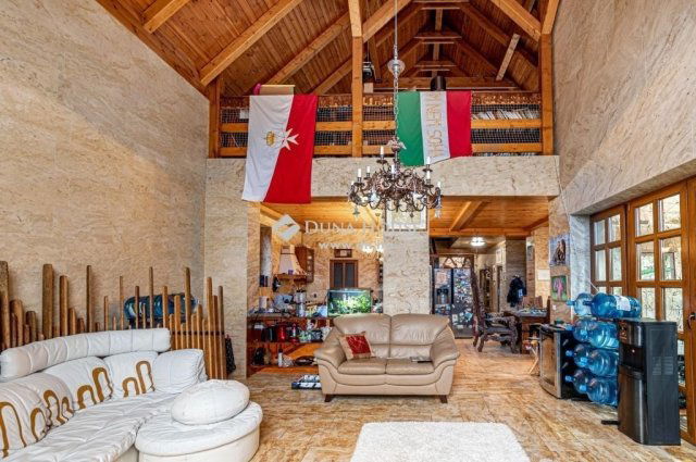 Eladó családi ház, Budajenőn 950 M Ft, 5 szobás