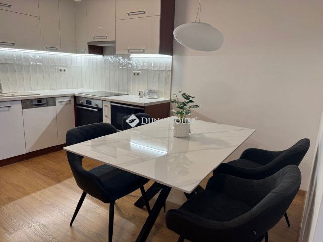 Kiadó téglalakás, albérlet, Debrecenben 330 E Ft / hó, 3 szobás