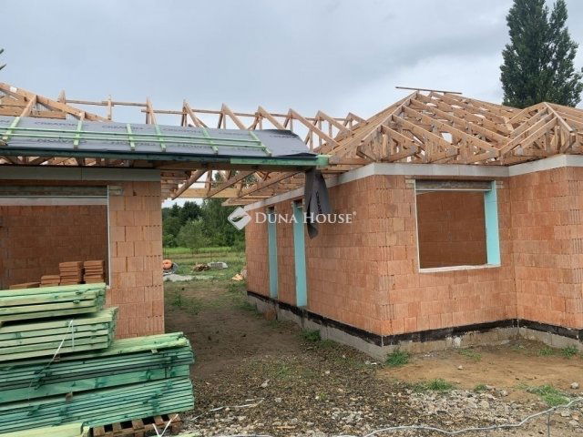 Eladó ikerház, Erdőkertesen 105 M Ft, 5 szobás