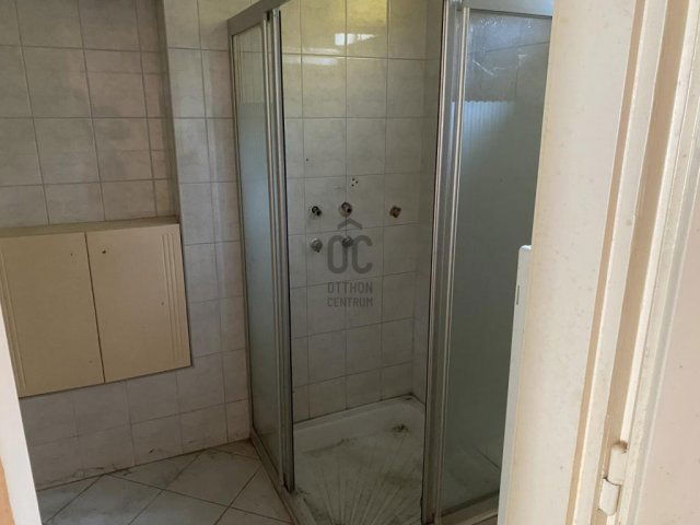 Eladó családi ház, Budapesten, III. kerületben 79.9 M Ft
