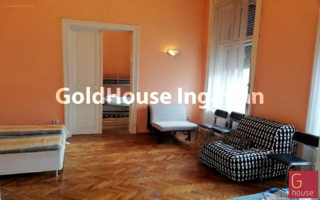 Eladó téglalakás, Budapesten, I. kerületben, Szarvas téren