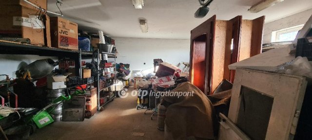 Eladó családi ház, Dunaharasztin 130 M Ft, 6 szobás