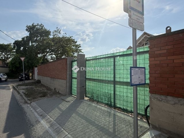 Eladó ikerház, Szigetszentmiklóson 125 M Ft, 4 szobás