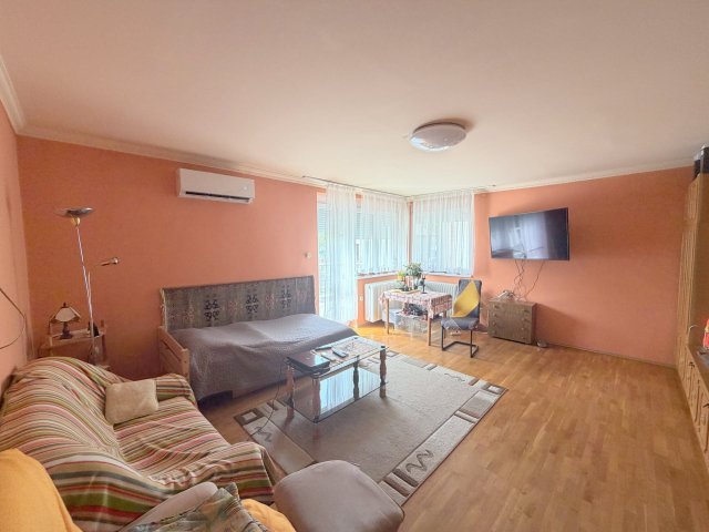 Eladó családi ház, Ürömön 155 M Ft, 7 szobás
