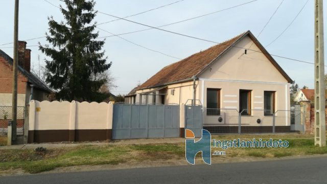 Eladó családi ház, Vámospércsen 33 M Ft, 2+1 szobás