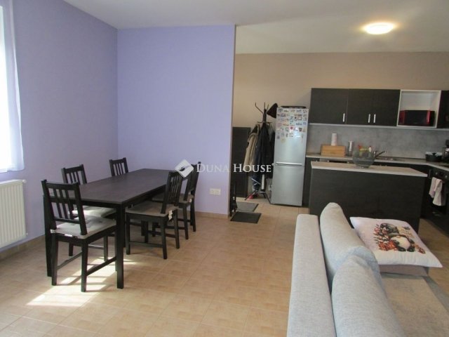 Eladó ikerház, Pilisen 71.9 M Ft, 4 szobás / költözzbe.hu