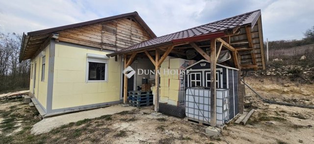 Eladó családi ház, Mányon 28 M Ft, 3 szobás