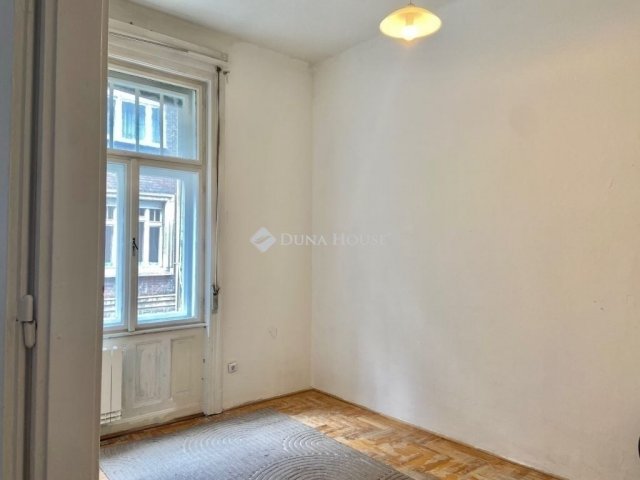Eladó téglalakás, Budapesten, VIII. kerületben 61.9 M Ft