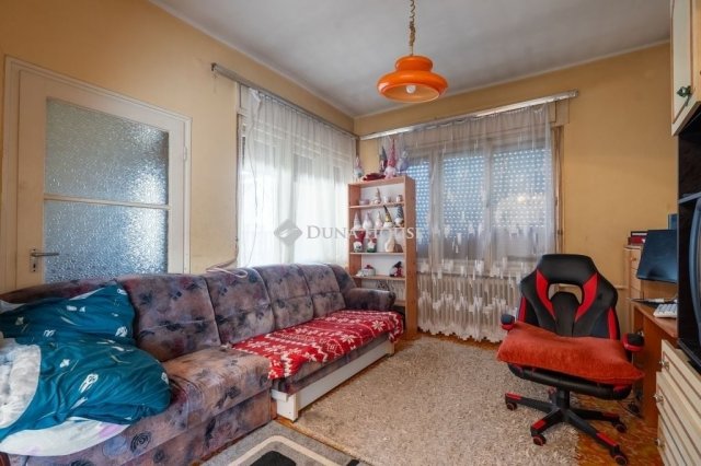 Eladó családi ház, Nyergesújfaluban 43.5 M Ft, 3 szobás