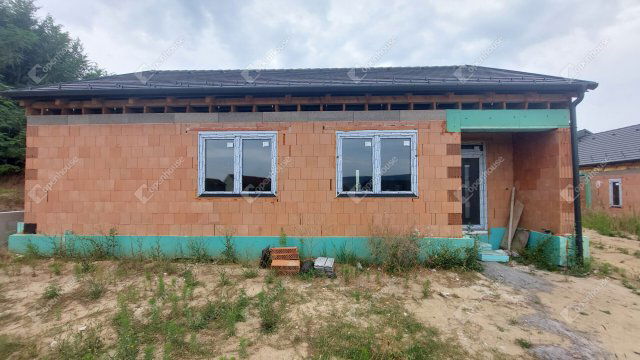 Eladó családi ház, Tatabányán 98 M Ft, 4 szobás