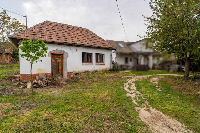 Eladó mezogazdasagi ingatlan, Decsen 5.5 M Ft