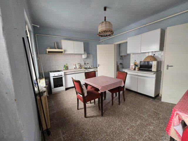 Eladó családi ház, Dombóváron 25 M Ft, 4 szobás