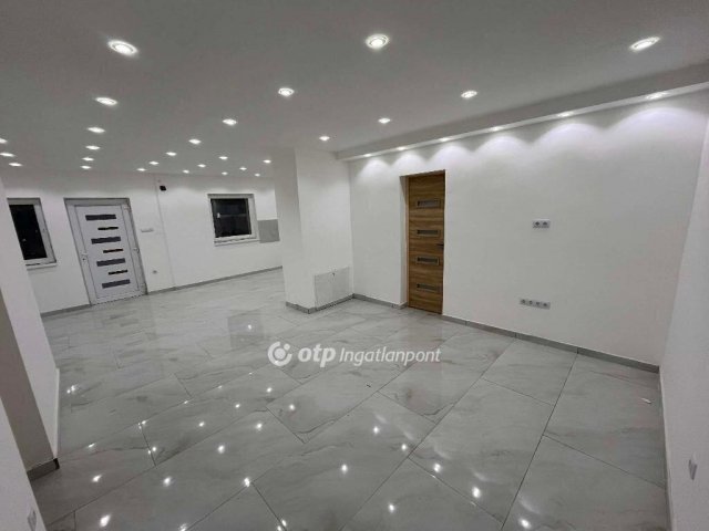 Eladó családi ház, Tápiószelén 48.9 M Ft, 2 szobás