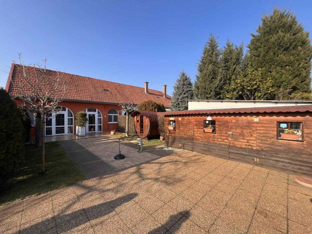 Eladó ikerház, Gyulán 74.8 M Ft, 3 szobás / költözzbe.hu