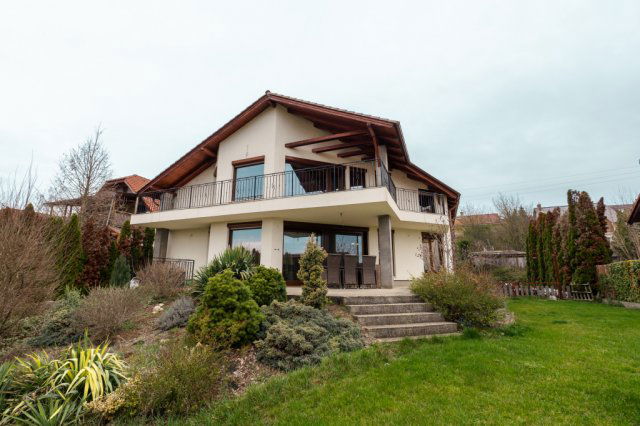 Eladó családi ház, Szobon 149 M Ft, 5 szobás