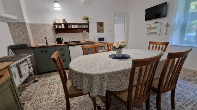 Eladó családi ház, Vágáshután 58 M Ft, 2 szobás