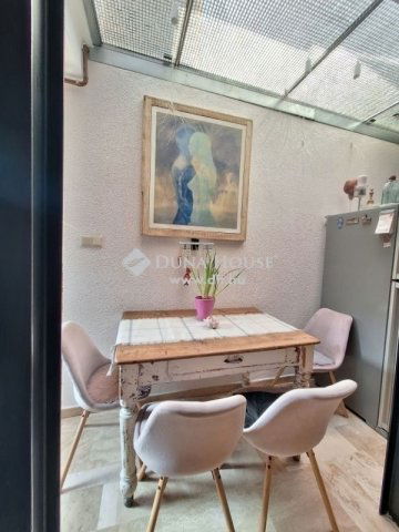 Eladó családi ház, Pécsett 129.9 M Ft, 4 szobás