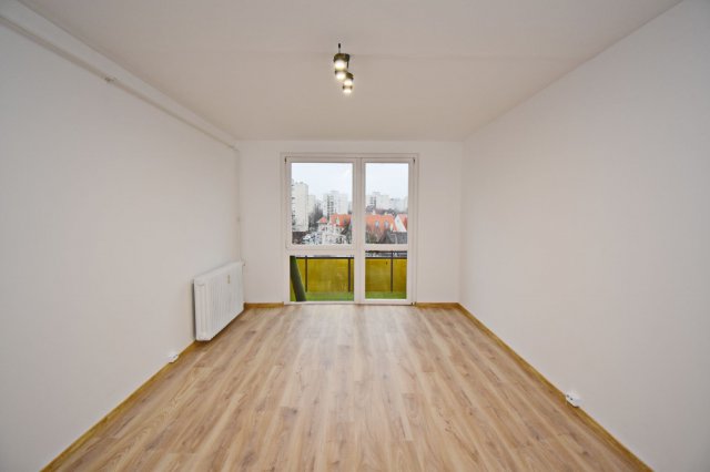 Eladó panellakás, Debrecenben 61.9 M Ft, 3 szobás