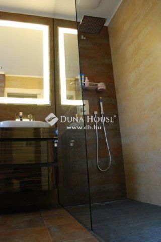 Eladó családi ház, Szentendrén 609.6 M Ft, 3 szobás