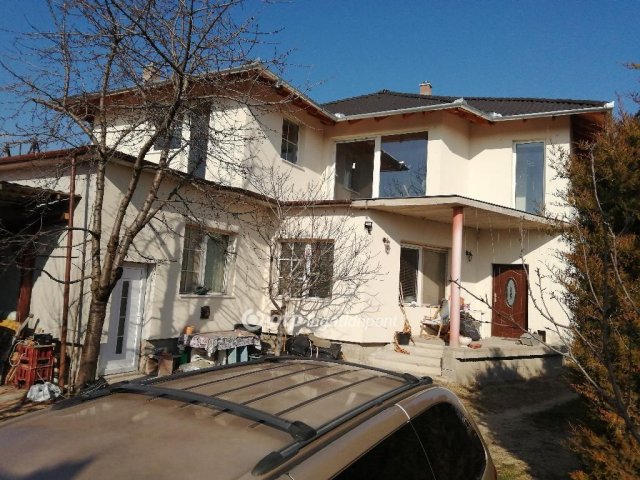 Eladó családi ház, Szigetszentmiklóson 170 M Ft, 8 szobás