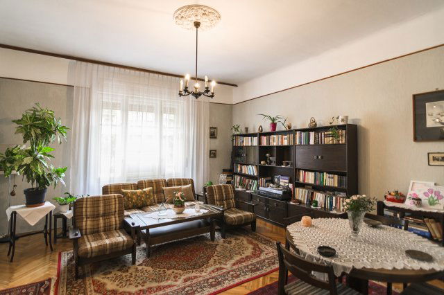 Eladó téglalakás, XI. kerületben, Kosztolányi Dezső téren