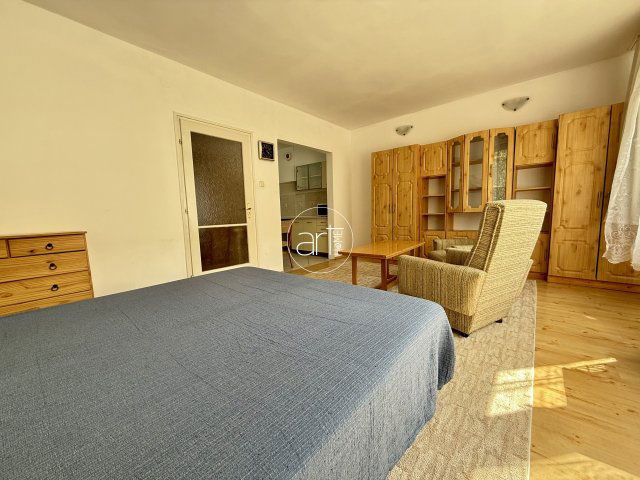 Kiadó téglalakás, albérlet, Szegeden 135 E Ft / hó, 1 szobás