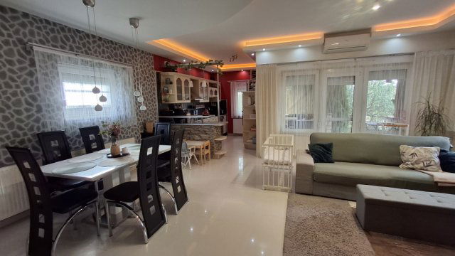 Eladó családi ház, Gyenesdiáson 124.9 M Ft, 2+2 szobás