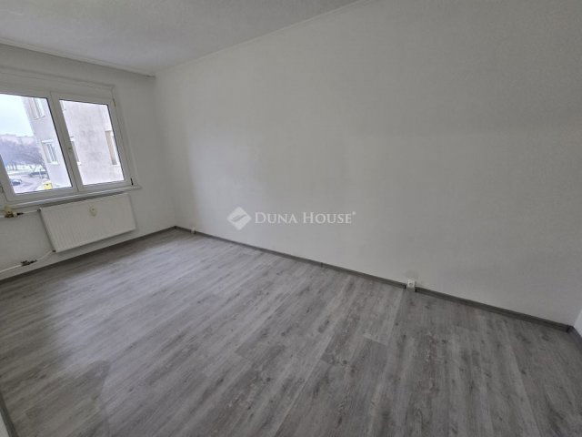 Eladó panellakás, Székesfehérvárott 49.5 M Ft, 2 szobás