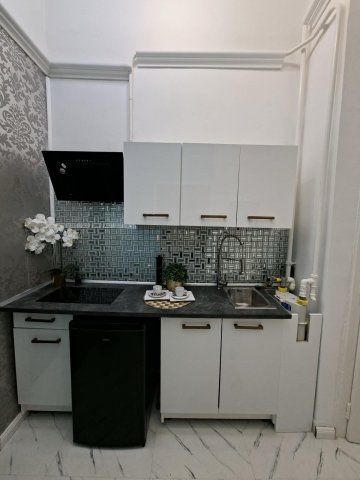 Eladó téglalakás, Budapesten, VI. kerületben 51.8 M Ft, 1 szobás