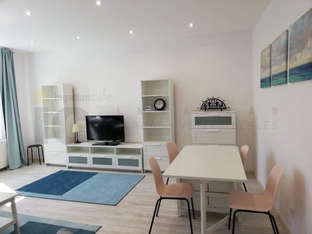 Kiadó téglalakás, albérlet, Szegeden, Petőfi Sándor sugárúton