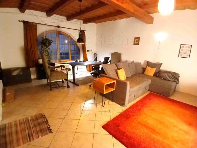 Eladó családi ház, Pápateszéren 32.5 M Ft, 2 szobás