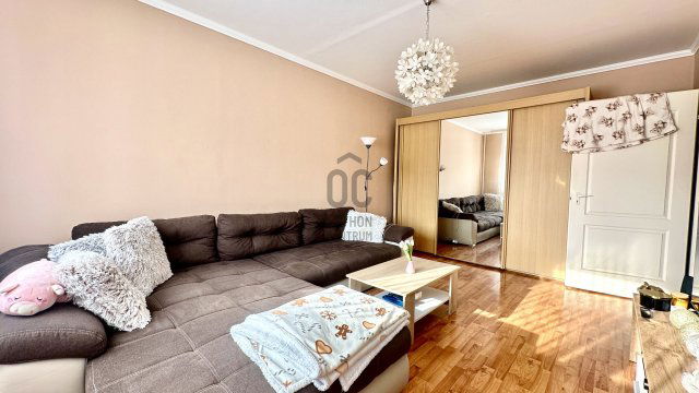 Eladó panellakás, Debrecenben 64.9 M Ft, 3 szobás