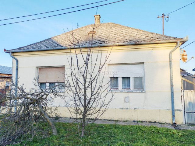 Eladó családi ház, Csurgón 19.9 M Ft, 2 szobás