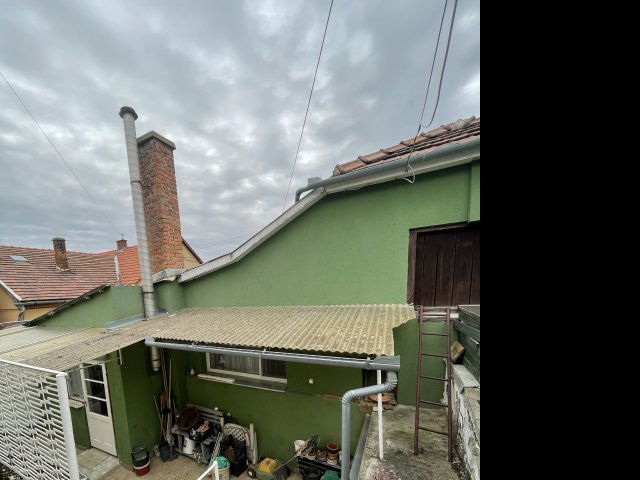 Eladó ikerház, Komlón 29.9 M Ft, 3 szobás / költözzbe.hu