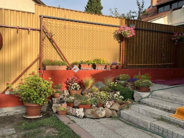 Eladó ikerház, Szentendrén 149 M Ft, 5 szobás