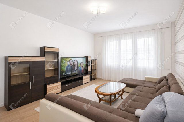 Eladó panellakás, Szegeden 66.9 M Ft, 4 szobás