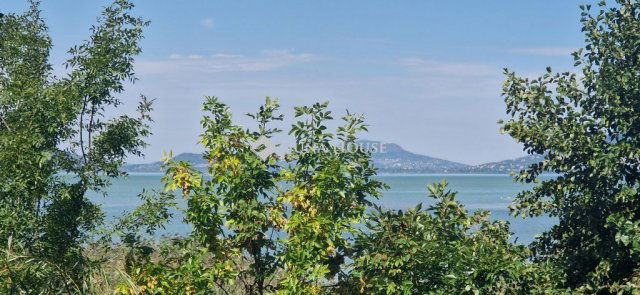 Eladó családi ház, Balatonfenyvesen 249 M Ft, 4 szobás